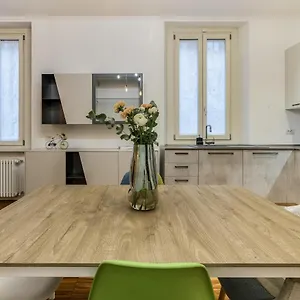 Appartamento Beplace In Isola, Milano